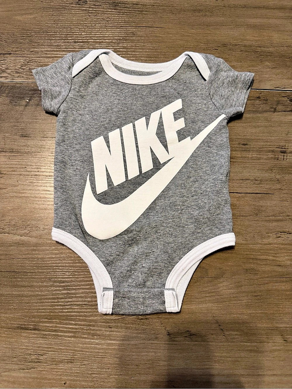 Nike Baby Boys Gray NIKE SWOOSH Onesie Short Sleeve- Size 0-6 Months